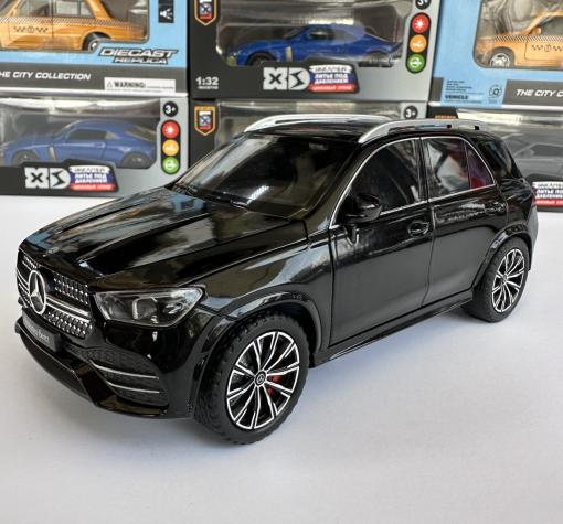 Метална кола с отварящи се врати, светлини и звуци Mercedes GLE 350 SUV 1:24