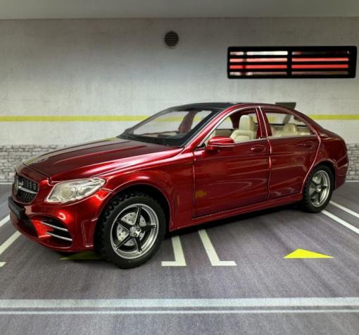 Метална кола Mercedes-Benz C260 с отварящи се врати капаци светлини и звуци 1:32