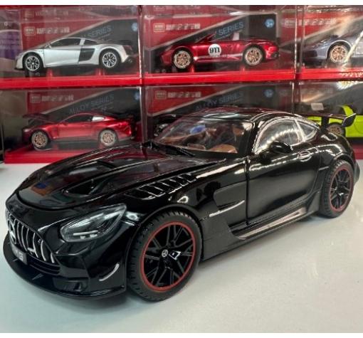 Метална кола с отварящи се врати капаци светлини и звуци Mercedes-AMG GT 1:18