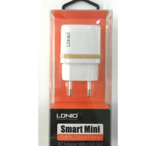 Универсално USB зарядно LDNIO / 100 - 240V 5V / 2.1A бяло - Samsung S4, Samsung S5, Sony Xperia, HTC , Nokia , LG , iPhone, Huawei, ZTE