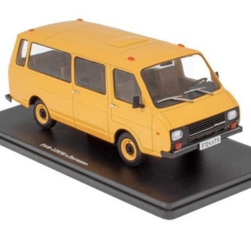 Метална кола RAF-22038 Latvia 1976 - Hachette 1:24