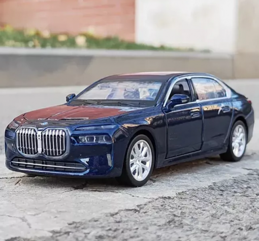 Метална кола с отварящи се врати и капаци BMW i7 1:24
