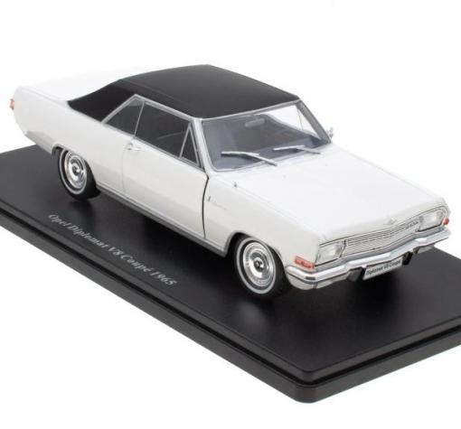 Метална кола Opel Diplomat V8 Coupe - 1965 Hachette 1:24