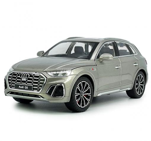 Метална кола с отварящи се врати капаци светлини и звуци AUDI Q5 1:24