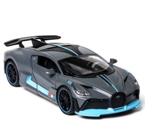 Метална кола с отварящи се врати капаци светлини и звуци Bugatti DIVO 1:32