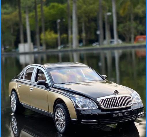 Метална кола с отварящи се врати капаци светлини и звуци Maybach 62s S650 Classic 1:24