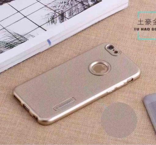 Силиконов калъф / гръб / TPU MOTOMO за Apple iPhone 7 - златист / релефен