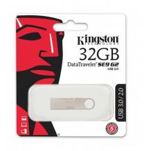 USB Flash памет Kingston USB 2.0 Data Traveler SE9 32GB - сребриста